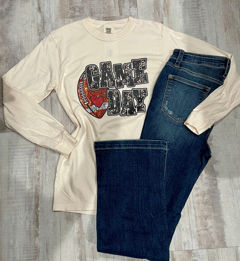 Game Day Long Sleeve Graphic Tee-Graphic Tees-Tres Birdos Graphic Tees-Three Birdies Boutique, Women's Fashion Boutique Located in Kearney, MO