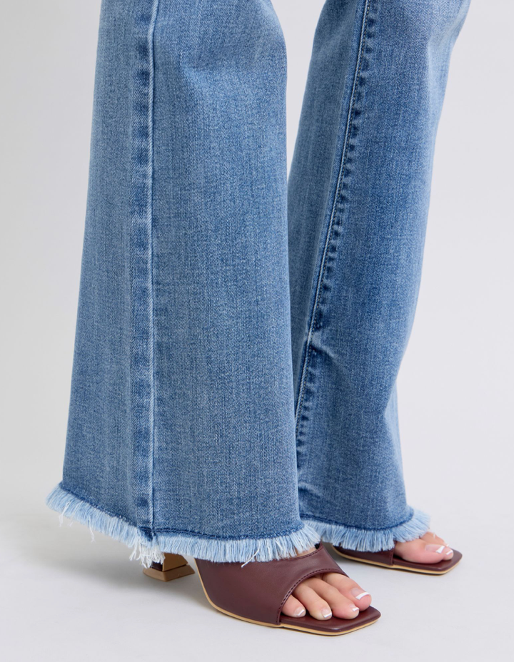 Judy Blue HW Bootcut with Fray Hem-Denim-Judy Blue-Three Birdies Boutique, Women's Fashion Boutique Located in Kearney, MO